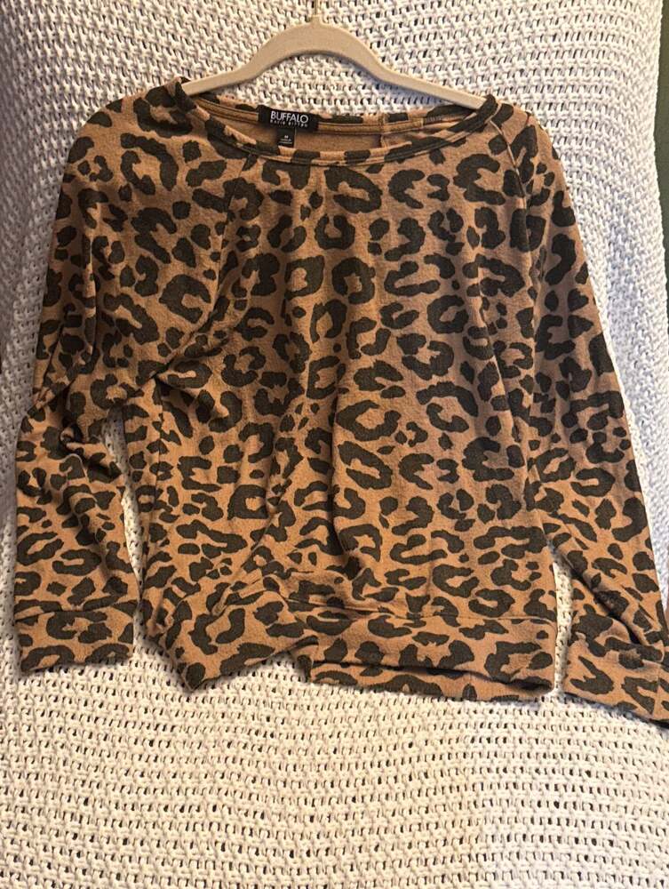 Buffalo David Bitton Women's Ultra Soft Leopard Print Cozy Pullover Top